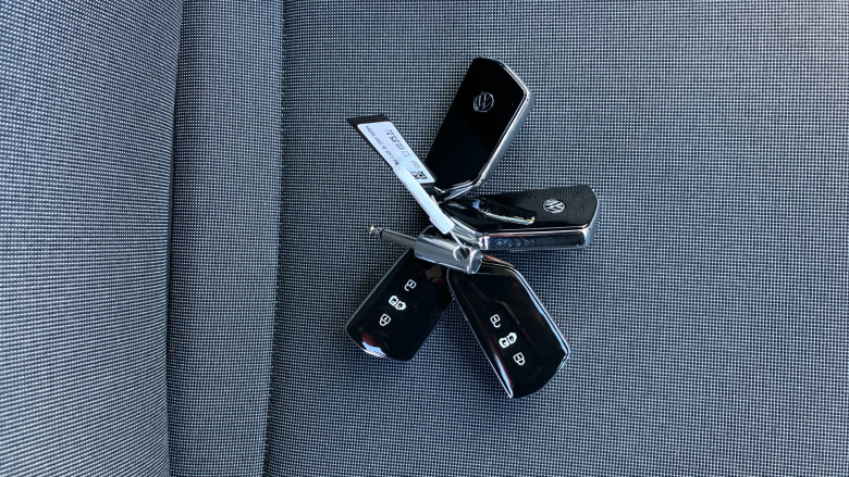 Volkswagen Crafter Cr35 Mwb Diesel Fwd 2.0 TDI 140PS Commerce Plus High Roof Van